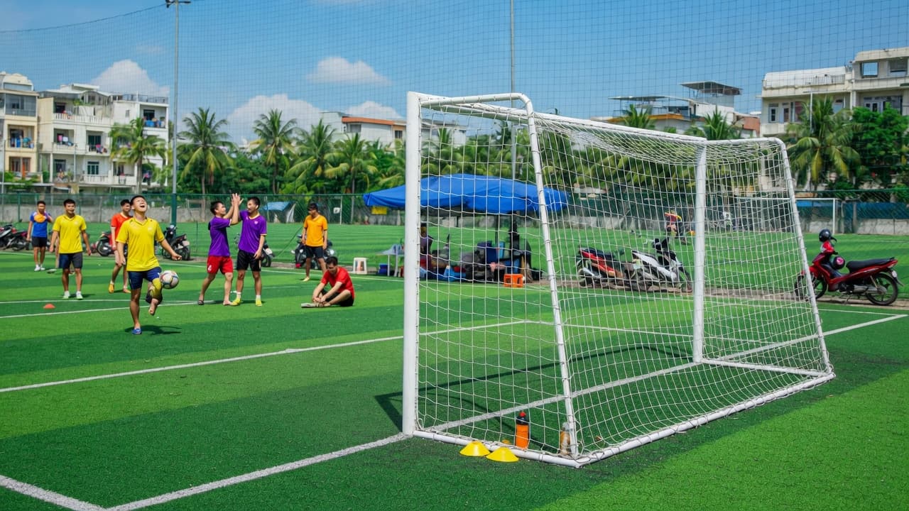 Hai đội bắt tay trước trận giao hữu